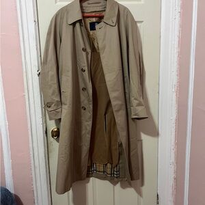 Burberry Classic Tan men’s Trench Coat